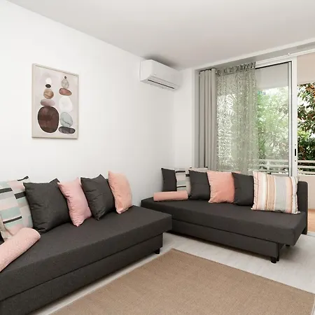 Bitacora Fully Renovated 2023 Apartment *